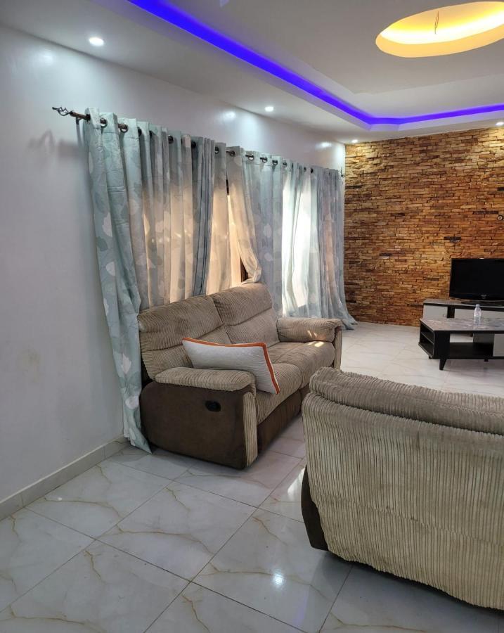 BrusubiThe Diamond House公寓 外观 照片